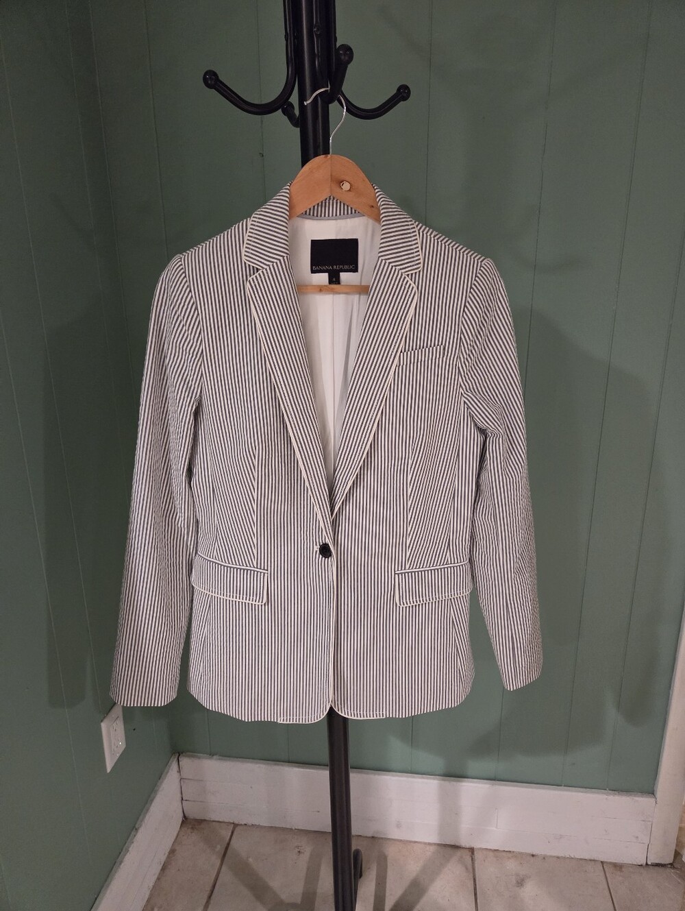 Seersucker Women's Blazer Jacket - White & Black, Banana Republic, Size 4